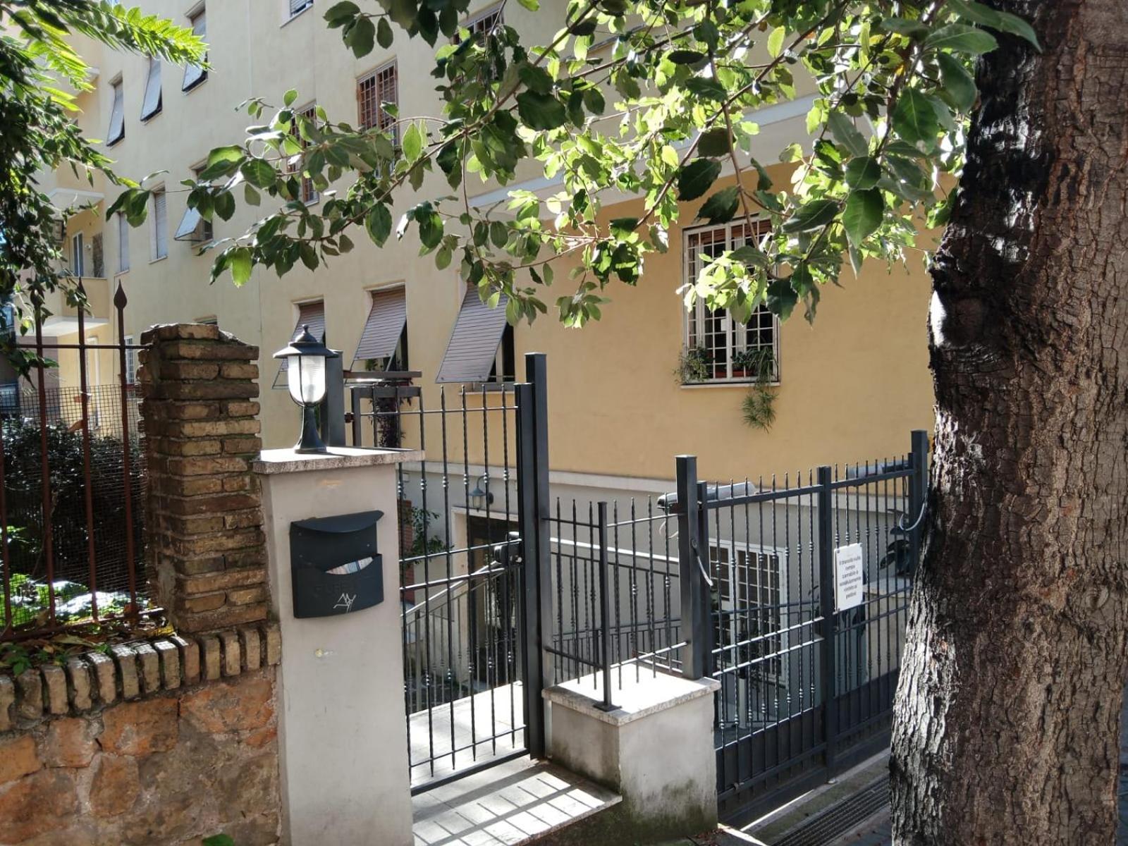 Rome Top Floor With Terrace Bagian luar foto